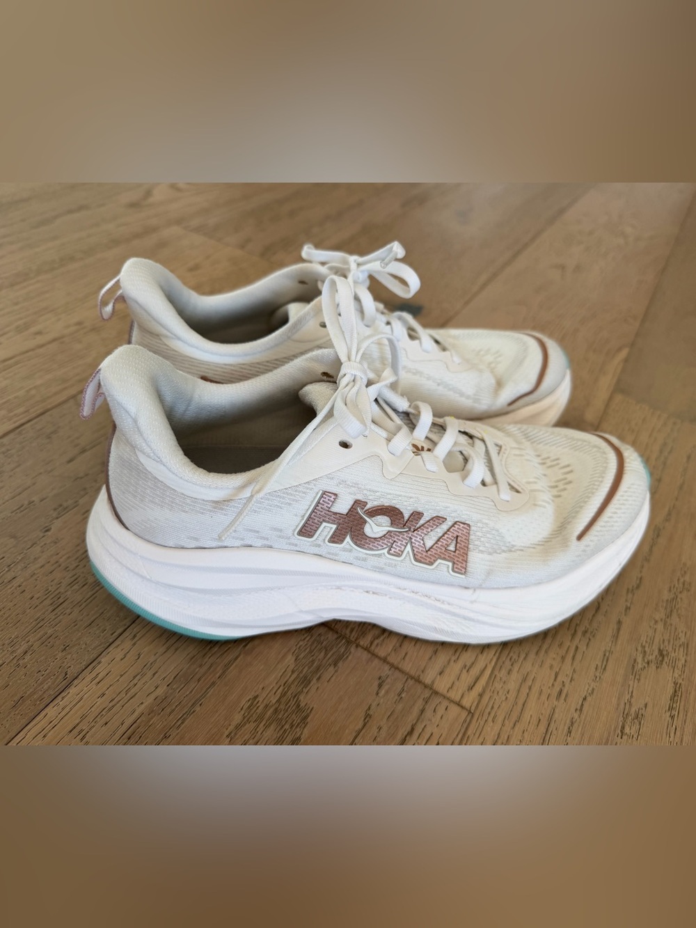 HOKA ONE ONE Skyflow Women’s Running Shoes Size 8 B White